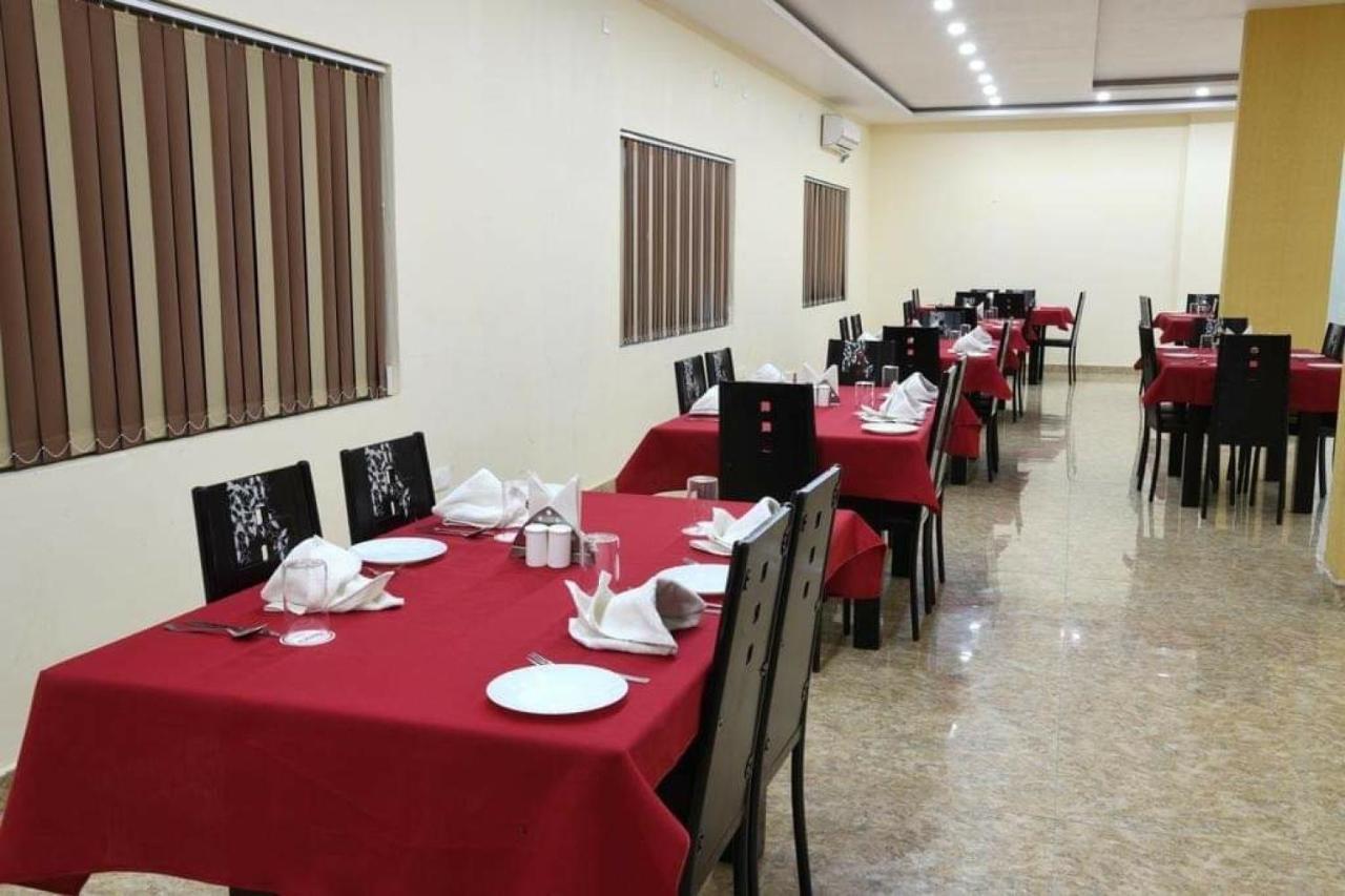 Hotel Mariya International Bodh-Gajá Kültér fotó